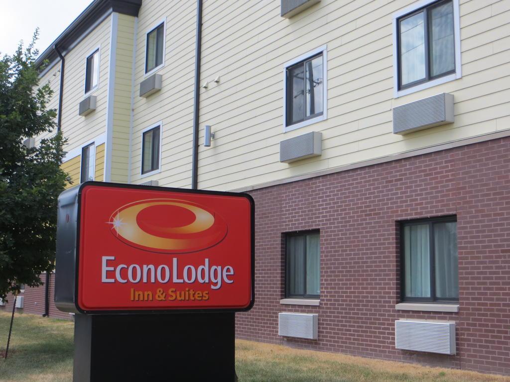 Econo Lodge Inn & Suites Fairgrounds Des Moines Exterior photo